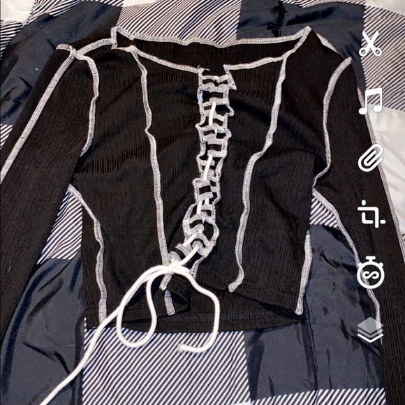 lace up front crop top - Picture 2 of 2